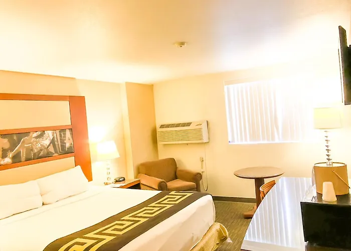 Luxury hotel only: Sunrise Inn